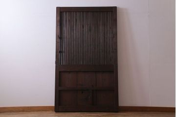 明治期　福井産　重厚な金具と漆塗りが存在感を引き立てる蔵戸(引き戸、建具、玄関戸)