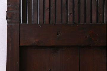 明治期　福井産　重厚な金具と漆塗りが存在感を引き立てる蔵戸(引き戸、建具、玄関戸)