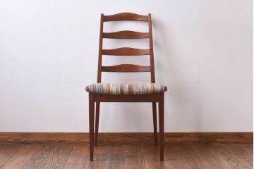 ヴィンテージ家具　北欧ビンテージ　G-PLAN(ジープラン)　ストライプ柄のラダーバックチェア(ダイニングチェア、ワークチェア、イス)(1)(R-030461)