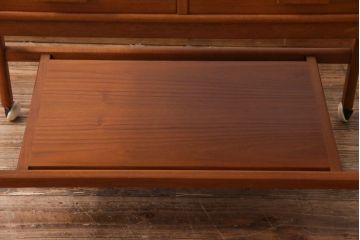 ヴィンテージ家具　北欧ビンテージ　チーク材の色合いが魅力的な引き出し付きトロリーワゴン(キッチンワゴン、サイドテーブル)(R-030466)