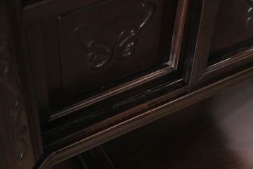 アンティーク家具　和製アンティーク　時代物　紫檀材　上品な雰囲気漂う漆塗りの飾り棚(茶棚)(R-030467)