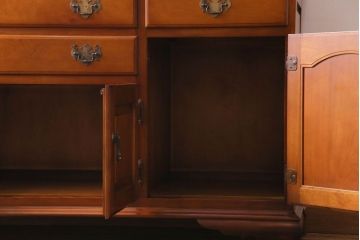 中古美品　横浜ダニエル(daniel)　A-213　大振りの飾り棚(食器棚、カップボード)(定価約120万円)(R-030472)