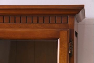 中古美品　横浜ダニエル(daniel)　A-213　大振りの飾り棚(食器棚、カップボード)(定価約120万円)(R-030472)