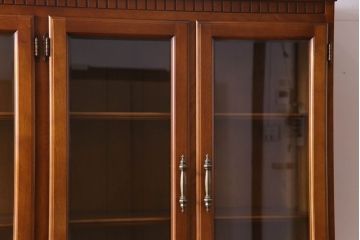 中古美品　横浜ダニエル(daniel)　A-213　大振りの飾り棚(食器棚、カップボード)(定価約120万円)(R-030472)