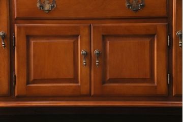 中古美品　横浜ダニエル(daniel)　A-213　大振りの飾り棚(食器棚、カップボード)(定価約120万円)(R-030472)