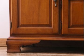 中古美品　横浜ダニエル(daniel)　A-213　大振りの飾り棚(食器棚、カップボード)(定価約120万円)(R-030472)