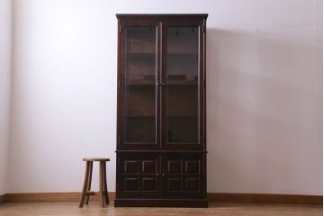 中古美品　希少な廃盤品!!　北海道民芸家具　OM158　上質な三方ガラス飾り棚(陳列棚、食器棚、ガラスケース)(2)(R-030473)