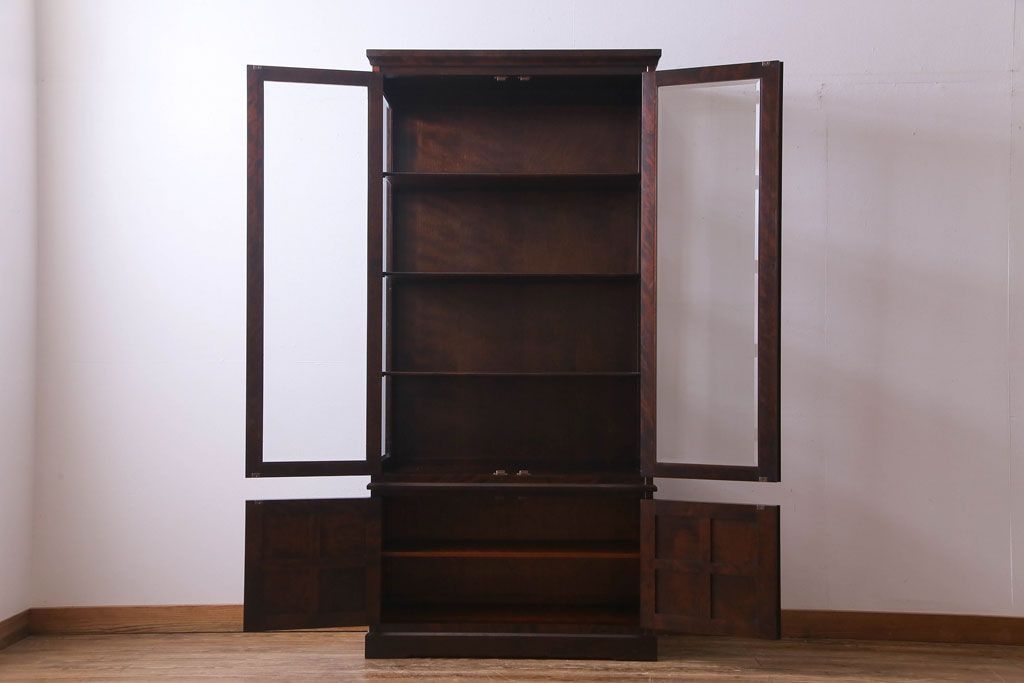 中古美品　希少な廃盤品!!　北海道民芸家具　OM158　上質な三方ガラス飾り棚(陳列棚、食器棚、ガラスケース)(2)(R-030473)