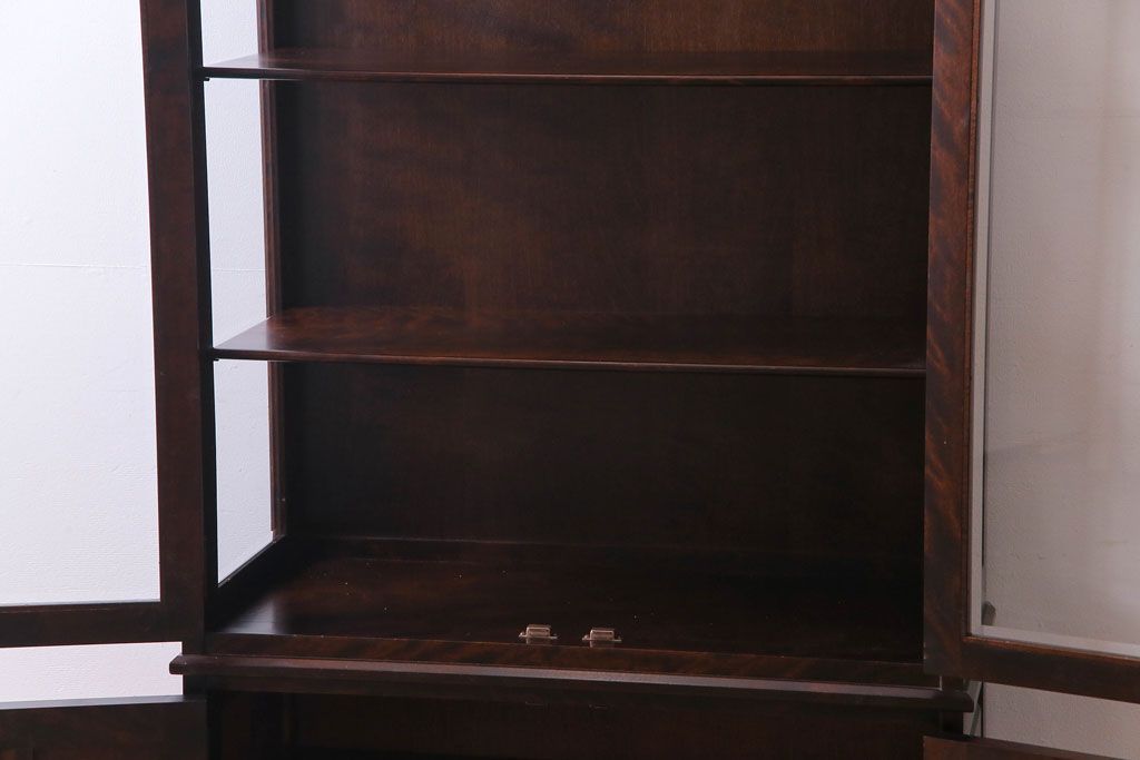 中古美品　希少な廃盤品!!　北海道民芸家具　OM158　上質な三方ガラス飾り棚(陳列棚、食器棚、ガラスケース)(2)(R-030473)