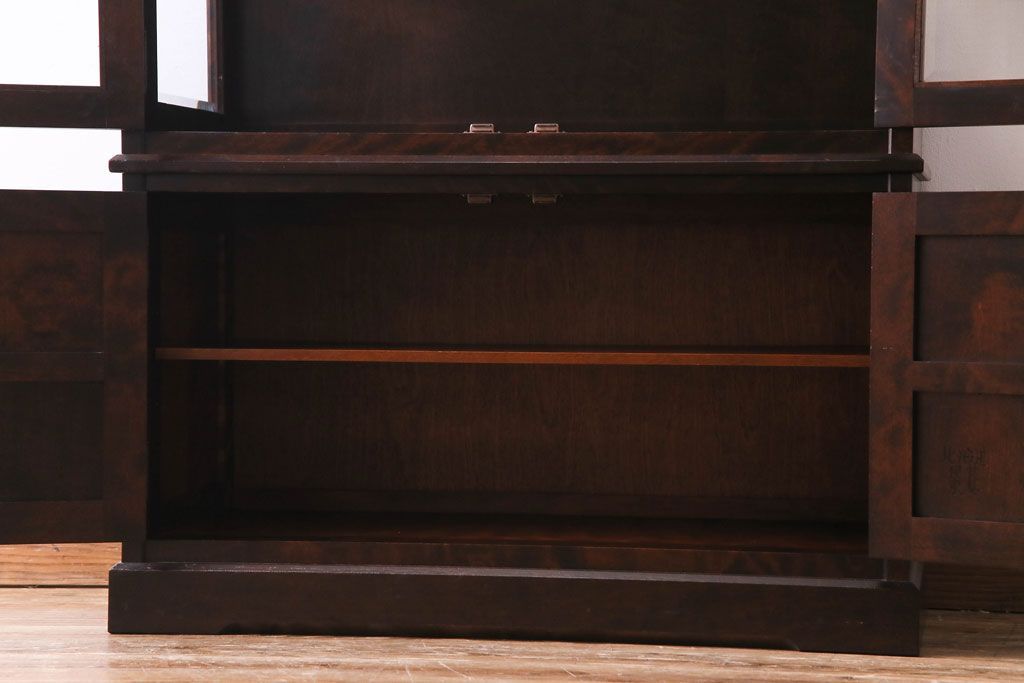 中古美品　希少な廃盤品!!　北海道民芸家具　OM158　上質な三方ガラス飾り棚(陳列棚、食器棚、ガラスケース)(2)(R-030473)