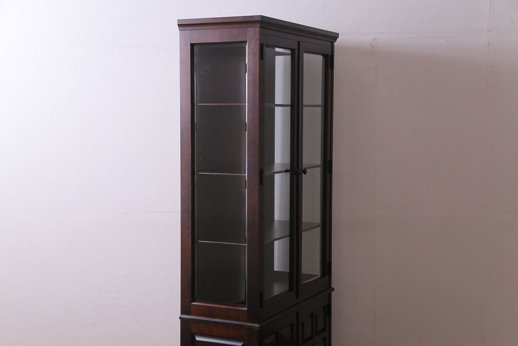 中古美品　希少な廃盤品!!　北海道民芸家具　OM158　上質な三方ガラス飾り棚(陳列棚、食器棚、ガラスケース)(2)(R-030473)