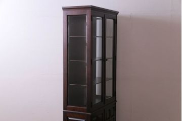 中古美品　希少な廃盤品!!　北海道民芸家具　OM158　上質な三方ガラス飾り棚(陳列棚、食器棚、ガラスケース)(2)(R-030473)