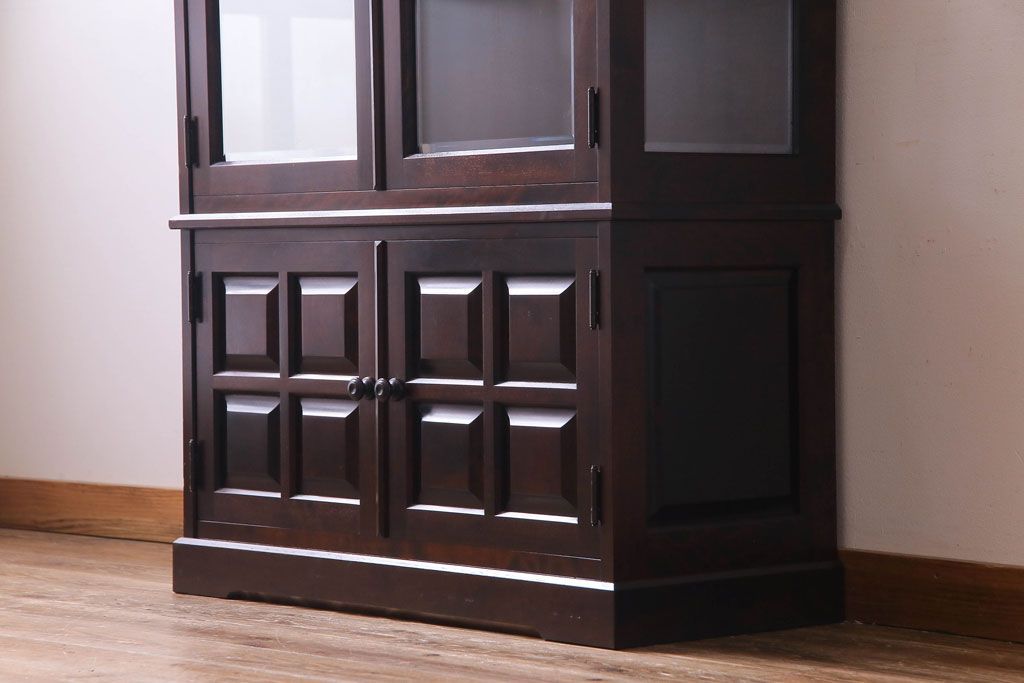 中古美品　希少な廃盤品!!　北海道民芸家具　OM158　上質な三方ガラス飾り棚(陳列棚、食器棚、ガラスケース)(2)(R-030473)