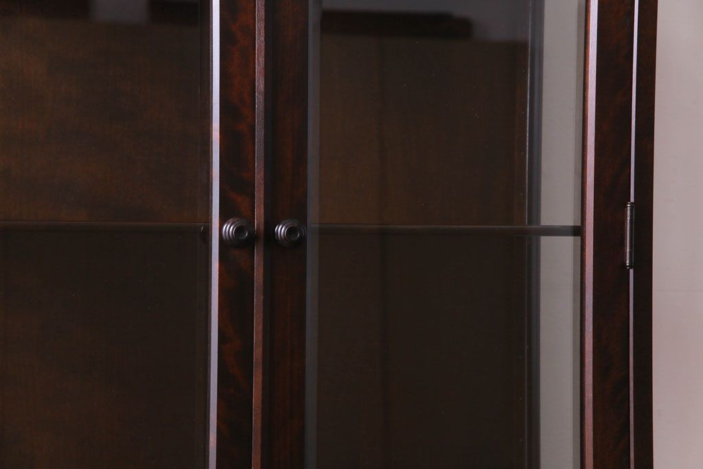 中古美品　希少な廃盤品!!　北海道民芸家具　OM158　上質な三方ガラス飾り棚(陳列棚、食器棚、ガラスケース)(2)(R-030473)