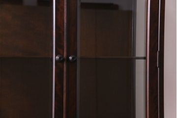 中古美品　希少な廃盤品!!　北海道民芸家具　OM158　上質な三方ガラス飾り棚(陳列棚、食器棚、ガラスケース)(2)(R-030473)