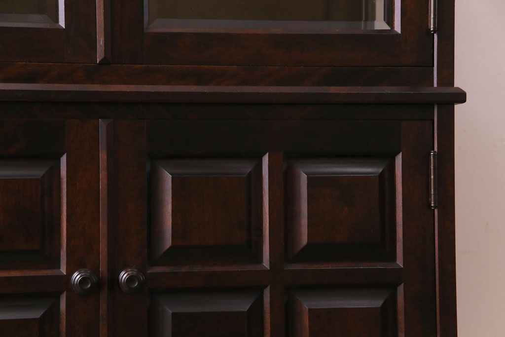 中古美品　希少な廃盤品!!　北海道民芸家具　OM158　上質な三方ガラス飾り棚(陳列棚、食器棚、ガラスケース)(2)(R-030473)