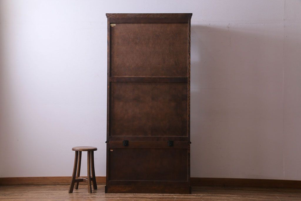 中古美品　希少な廃盤品!!　北海道民芸家具　OM158　上質な三方ガラス飾り棚(陳列棚、食器棚、ガラスケース)(2)(R-030473)