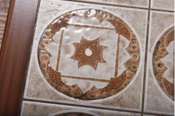 ヴィンテージ家具　北欧ビンテージ　G-PLAN(ジープラン)　チーク材　タイル天板がおしゃれなセンターテーブル(サイドテーブル、コーヒーテーブル)(R-030474)