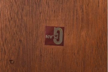 ヴィンテージ家具　北欧ビンテージ　G-PLAN(ジープラン)　チーク材　タイル天板がおしゃれなセンターテーブル(サイドテーブル、コーヒーテーブル)(R-030474)