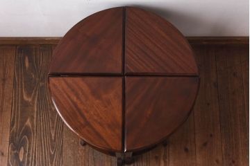 アンティーク家具　イギリスアンティーク　激レア　ウォールナット材　珍しいデザインがおしゃれなネストテーブル(センターテーブル)(R-030476)