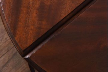 アンティーク家具　イギリスアンティーク　激レア　ウォールナット材　珍しいデザインがおしゃれなネストテーブル(センターテーブル)(R-030476)