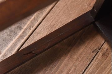 アンティーク家具　イギリスアンティーク　激レア　ウォールナット材　珍しいデザインがおしゃれなネストテーブル(センターテーブル)(R-030476)