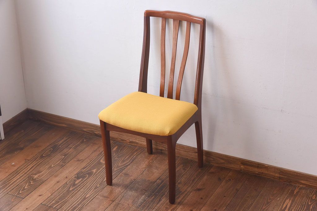 北欧ビンテージ家具　チーク材　黄色のファブリックが可愛らしいダイニングチェア(ワークチェア、椅子)(1)(R-030477)