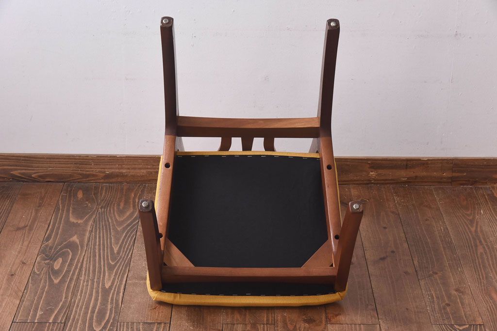 北欧ビンテージ家具　チーク材　黄色のファブリックが可愛らしいダイニングチェア(ワークチェア、椅子)(1)(R-030477)