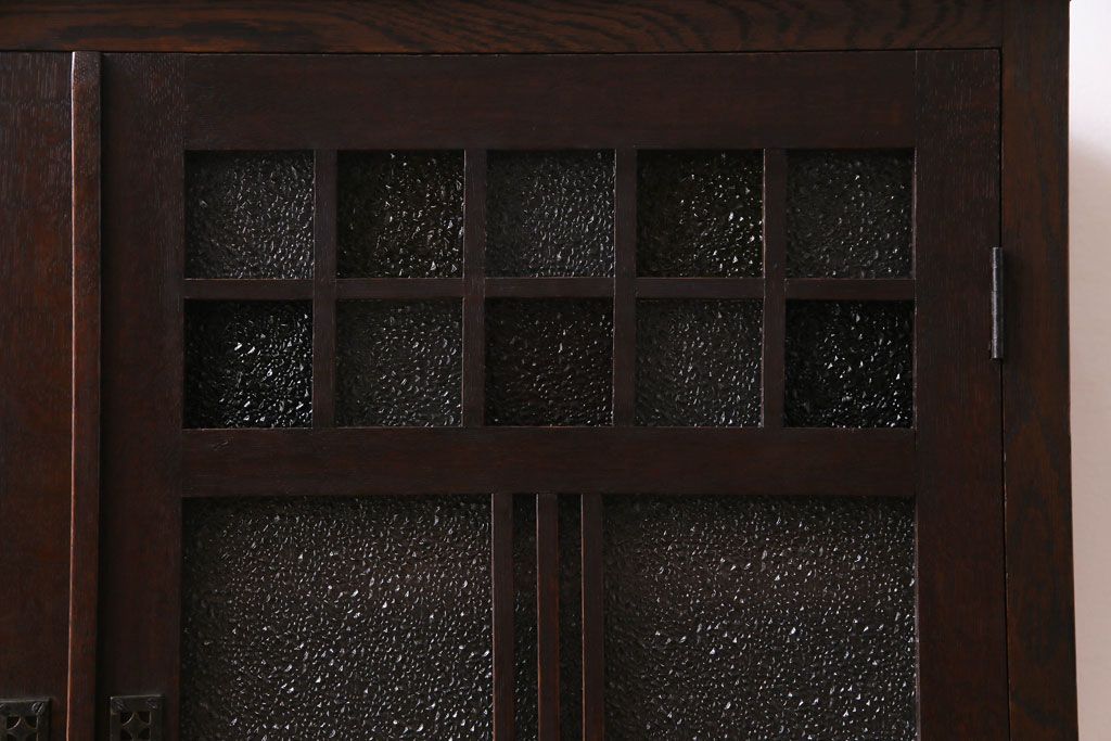 アンティーク家具　大正ロマン　ナラ材　柔らかな色合いの当時物色ガラスが魅力的な本箱(収納棚、戸棚、キャビネット)(R-030481)