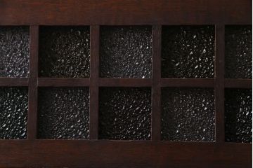 アンティーク家具　大正ロマン　ナラ材　柔らかな色合いの当時物色ガラスが魅力的な本箱(収納棚、戸棚、キャビネット)(R-030481)