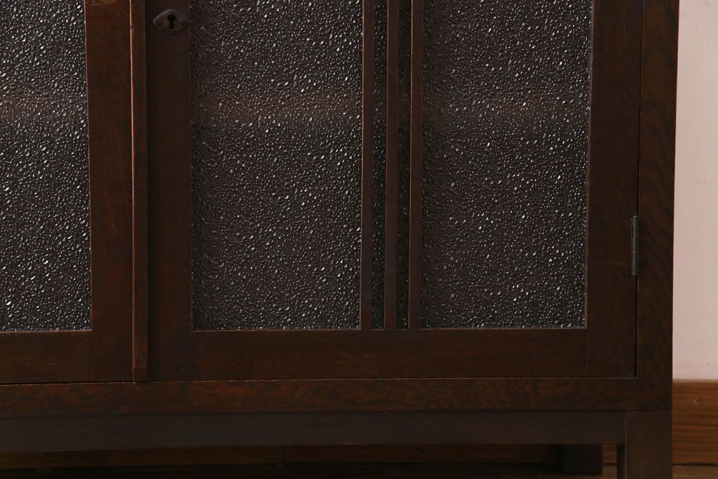 アンティーク家具　大正ロマン　ナラ材　柔らかな色合いの当時物色ガラスが魅力的な本箱(収納棚、戸棚、キャビネット)(R-030481)