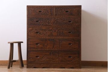 中古美品　伝統工芸軽井沢彫り　意匠が凝らされたチェスト(箪笥、タンス)
