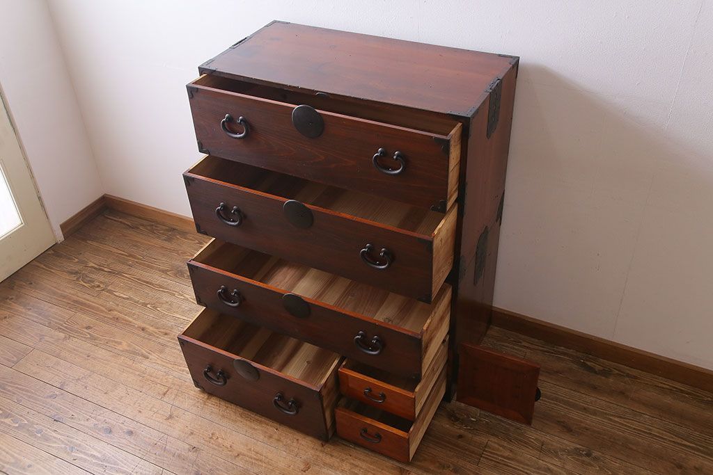 アンティーク家具　和製アンティーク　ヒノキ材　時を経た味わいが魅力の重ね箪笥(衣装箪笥、引き出し)