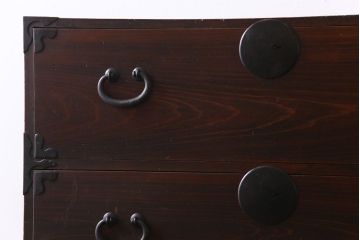 アンティーク家具　和製アンティーク　ヒノキ材　時を経た味わいが魅力の重ね箪笥(衣装箪笥、引き出し)