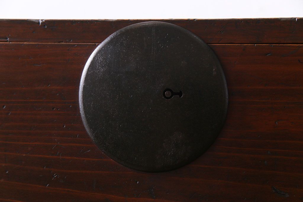 アンティーク家具　和製アンティーク　ヒノキ材　時を経た味わいが魅力の重ね箪笥(衣装箪笥、引き出し)