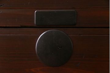 アンティーク家具　和製アンティーク　ヒノキ材　時を経た味わいが魅力の重ね箪笥(衣装箪笥、引き出し)