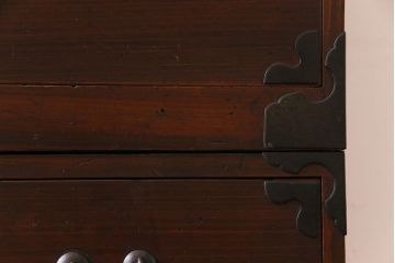 アンティーク家具　和製アンティーク　ヒノキ材　時を経た味わいが魅力の重ね箪笥(衣装箪笥、引き出し)