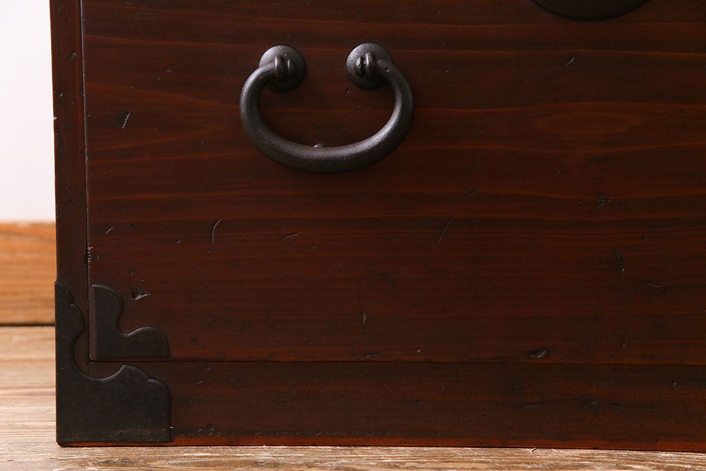 アンティーク家具　和製アンティーク　ヒノキ材　時を経た味わいが魅力の重ね箪笥(衣装箪笥、引き出し)