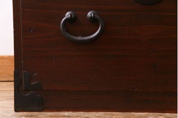 アンティーク家具　和製アンティーク　ヒノキ材　時を経た味わいが魅力の重ね箪笥(衣装箪笥、引き出し)