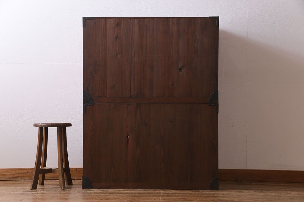 アンティーク家具　和製アンティーク　ヒノキ材　時を経た味わいが魅力の重ね箪笥(衣装箪笥、引き出し)