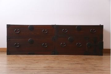 アンティーク家具　和製アンティーク　ヒノキ材　時を経た味わいが魅力の重ね箪笥(衣装箪笥、引き出し)