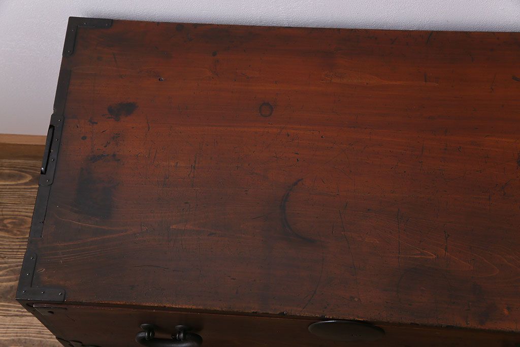 アンティーク家具　和製アンティーク　ヒノキ材　時を経た味わいが魅力の重ね箪笥(衣装箪笥、引き出し)