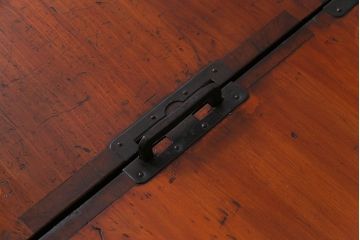 アンティーク家具　和製アンティーク　ヒノキ材　時を経た味わいが魅力の重ね箪笥(衣装箪笥、引き出し)