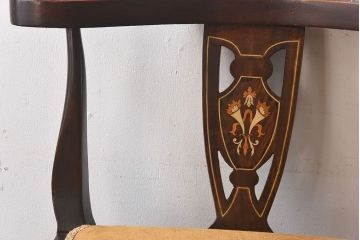 【H様ご成約済】フランスアンティーク　ウォールナット材　象嵌入りの上品なコーナーチェア(椅子)