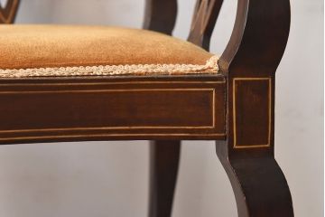 【H様ご成約済】フランスアンティーク　ウォールナット材　象嵌入りの上品なコーナーチェア(椅子)