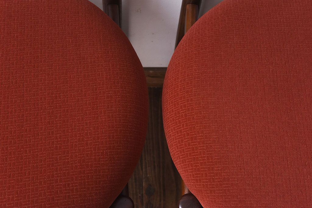 【E様ご成約品】G-PLAN(ジープラン)　Fresco(フレスコ)　赤いファブリックが可愛いサーキュラーチェア(ダイニングチェア、椅子)2脚セット