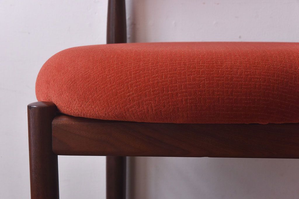 【E様ご成約品】G-PLAN(ジープラン)　Fresco(フレスコ)　赤いファブリックが可愛いサーキュラーチェア(ダイニングチェア、椅子)2脚セット