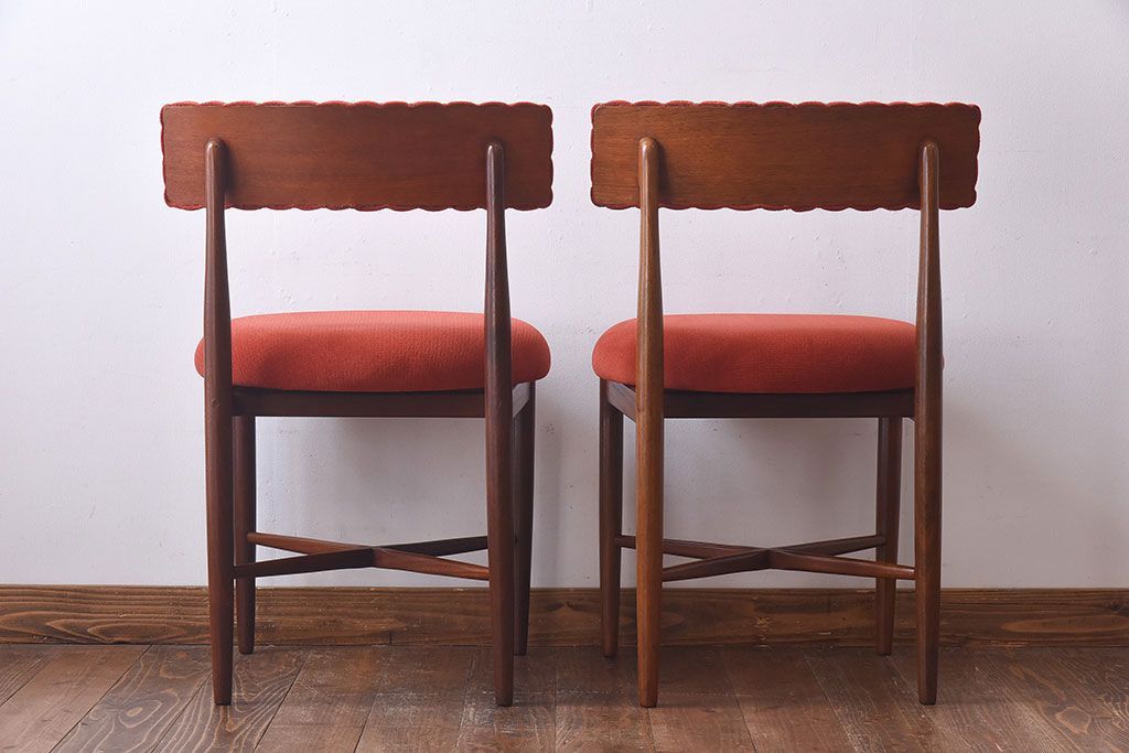 【E様ご成約品】G-PLAN(ジープラン)　Fresco(フレスコ)　赤いファブリックが可愛いサーキュラーチェア(ダイニングチェア、椅子)2脚セット