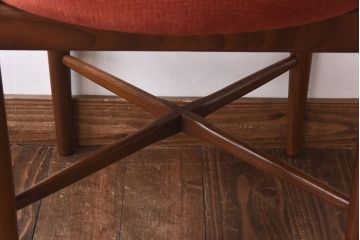 アンティーク家具　G-PLAN(ジープラン)　Fresco(フレスコ)　赤いファブリックが可愛いサーキュラーチェア(ダイニングチェア、椅子)(3)