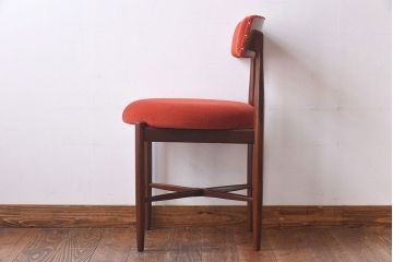 アンティーク家具　G-PLAN(ジープラン)　Fresco(フレスコ)　赤いファブリックが可愛いサーキュラーチェア(ダイニングチェア、椅子)